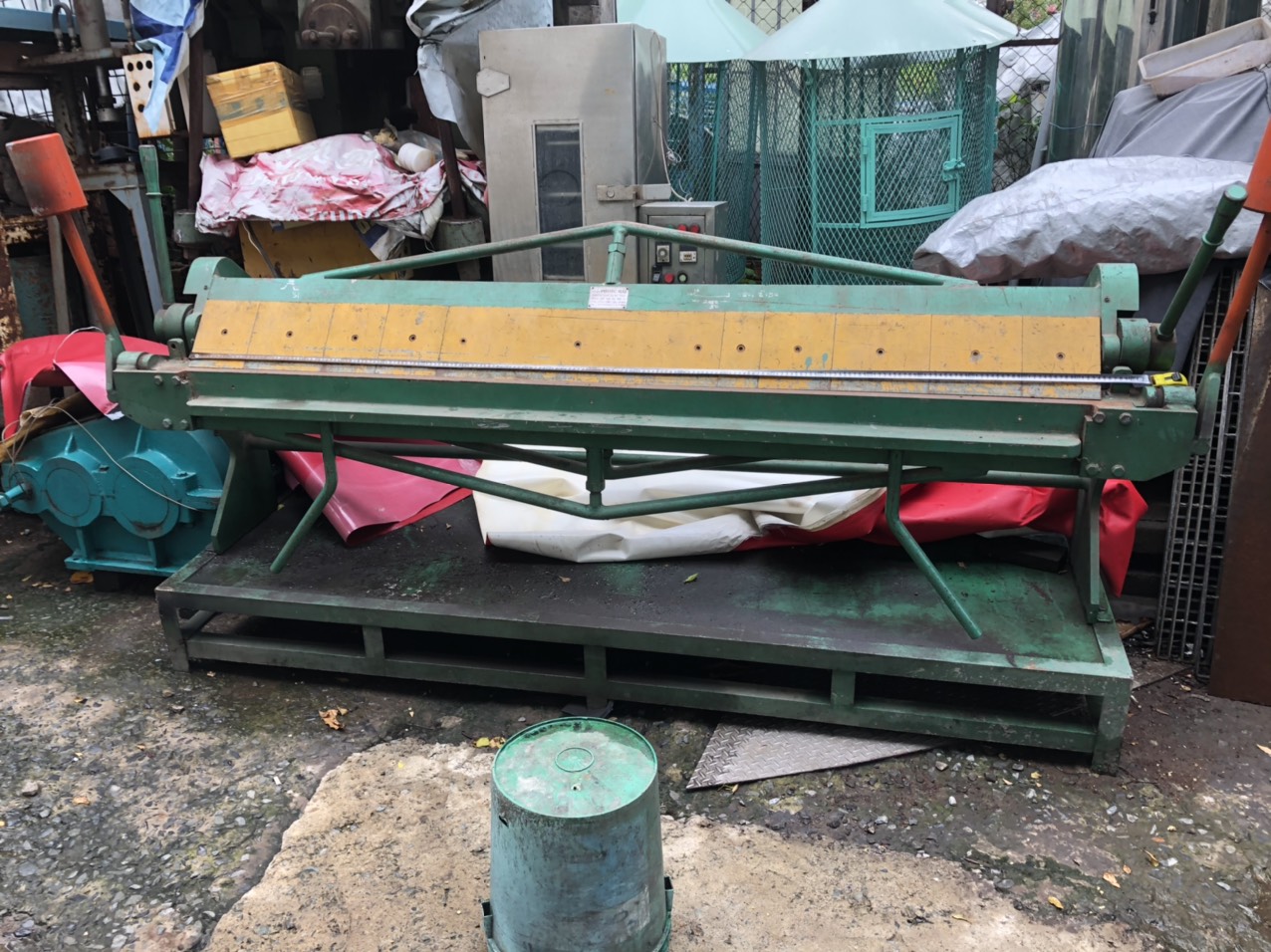 Bàn lật tôn hay gọi là bàn bẻ tôn