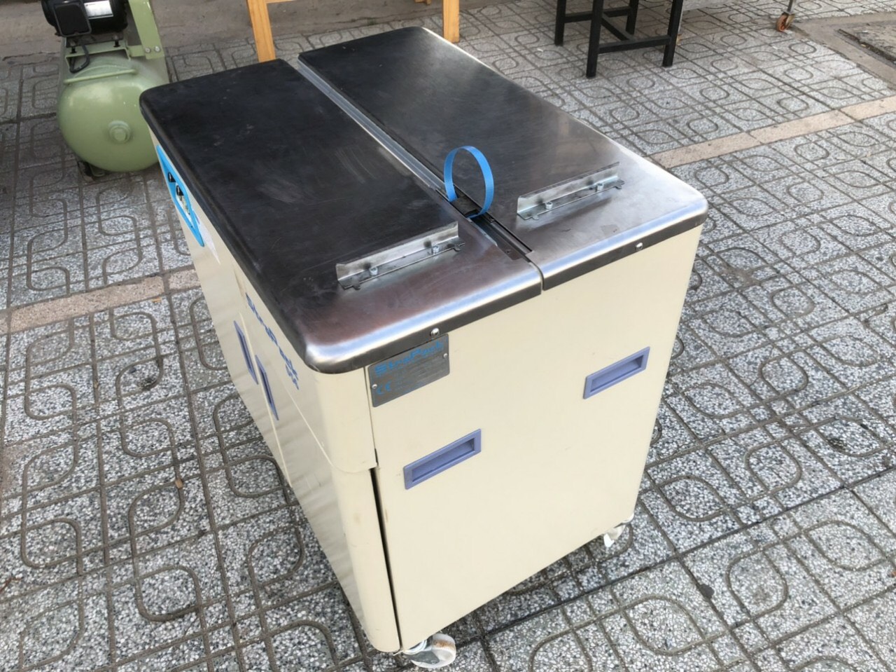 Máy đóng hàng tự động của Nhật