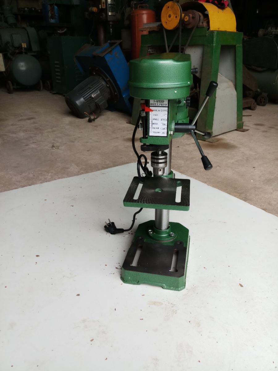 Máy khoan mới giá 1,7tr (nhỏ)