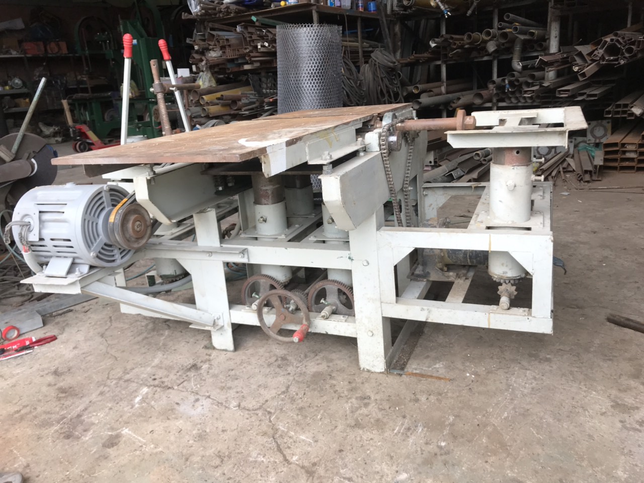 Máy liên hợp tám đội Việt Nam