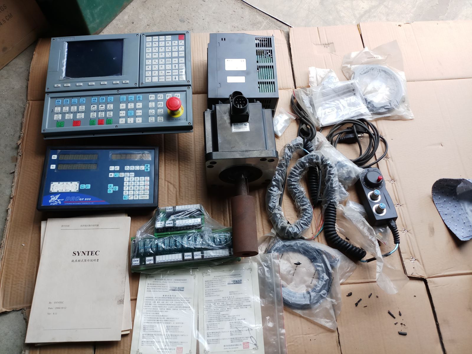 DÀN ĐIỀU KHIỂN MÁY TIỆN CNC 
