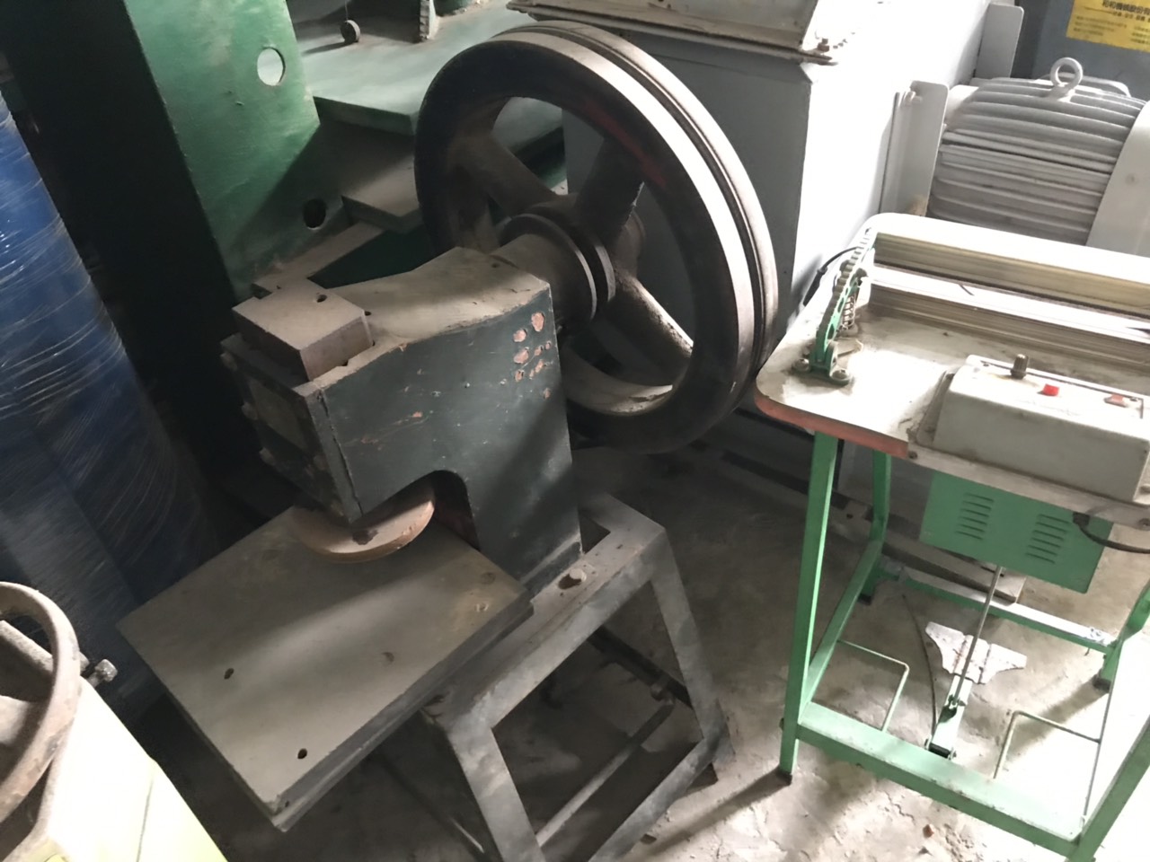 Máy dập cốc Phước Hải lực dập hai Tấn 