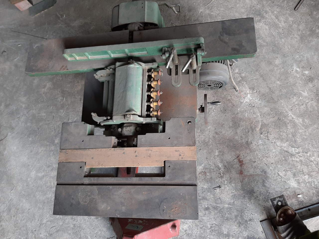 Mày cứa liên hợp của Nhật
