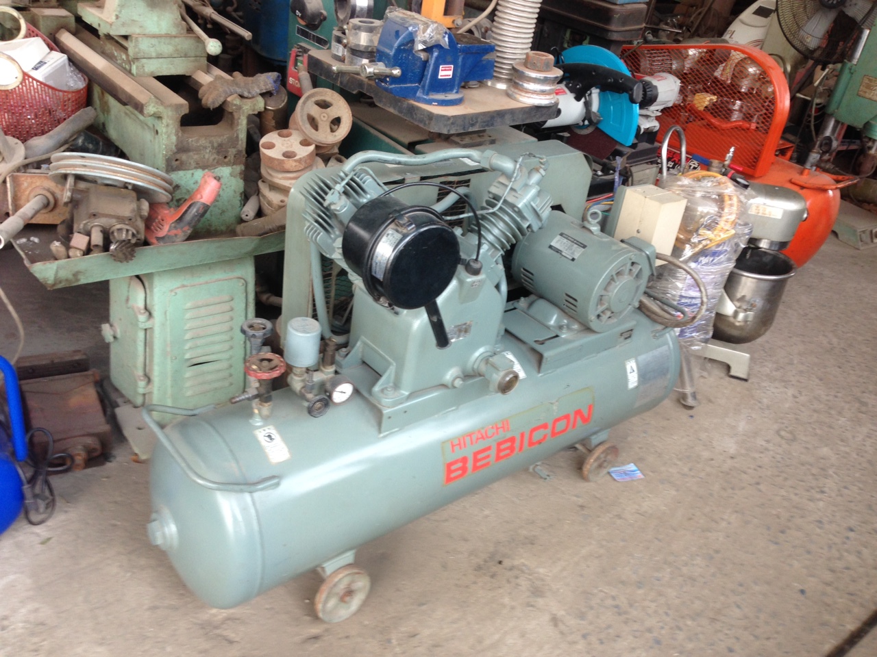 Máy nén khí hitachi 3pha 5hp(16tr)