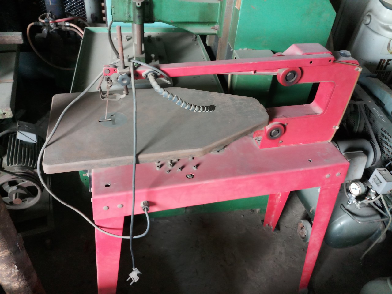Cưa lọng gỗ sài điện 220V
